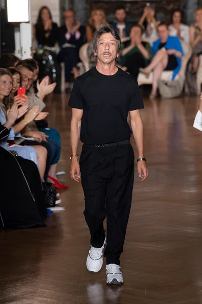 Look 64